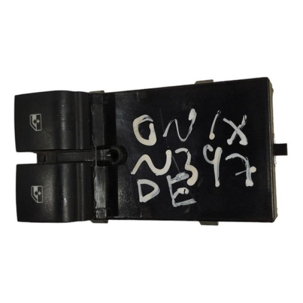 Botão Vidro Porta Dianteiro Esquerdo Onix 2013 A 2016